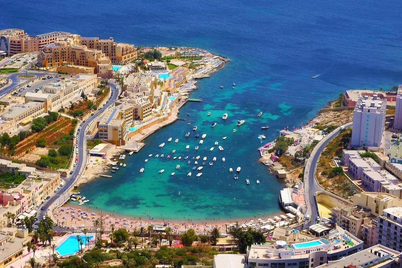 Prime Location Apartment With Side Seaviews Sliema