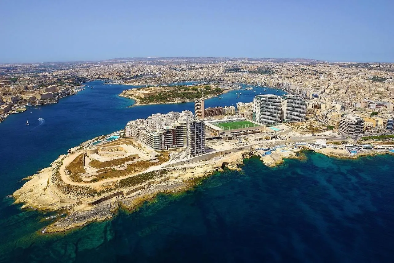 Prime Location Apartment With Side Seaviews Sliema