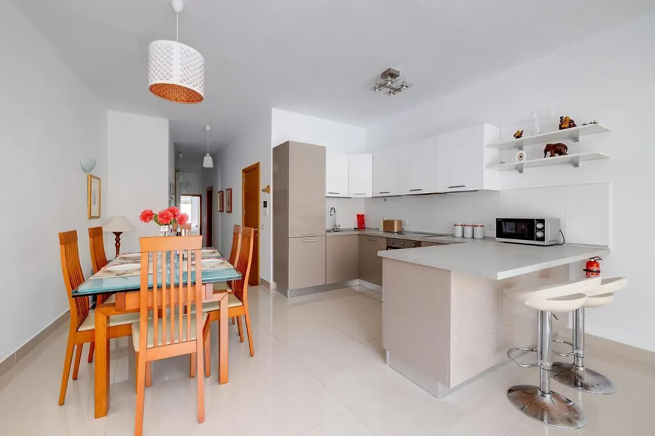 Prime Location Apartment With Side Seaviews Sliema