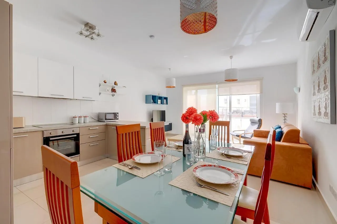 Prime Location Apartment With Side Seaviews Sliema 0*,