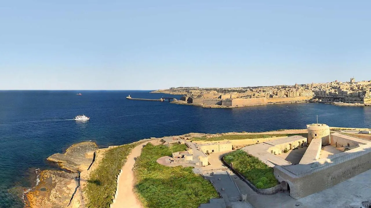 Prime Location Apartment With Side Seaviews Sliema Malta