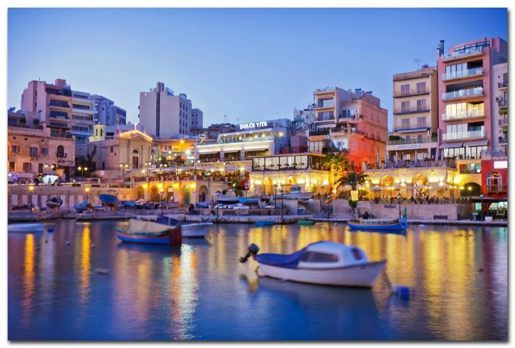 Prime Location Apartment With Side Seaviews Sliema